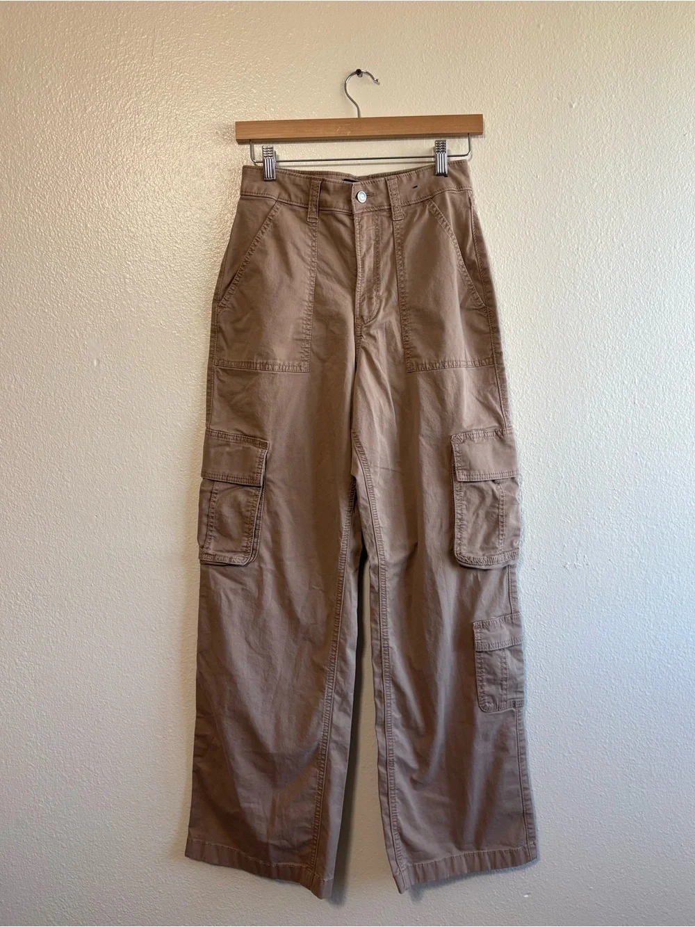 Hollister Size 4 Beige Ultra High Rise Baggy Pants Relaxed Y2K Neutral Casual